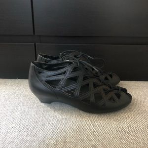 Apostrophe Women’s Shoes